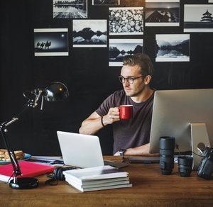 Selbständiger im Homeoffice